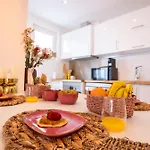Mhouse Lease Walk To And Center Апартаменты